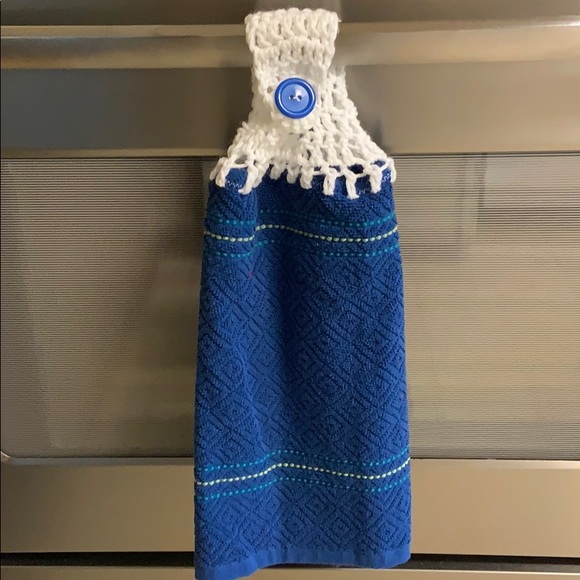 Hand Crafted Pioneer Woman Crocheted Top Hanging Kitchen or Bathroom Hand Towels - Picture 4 of 5